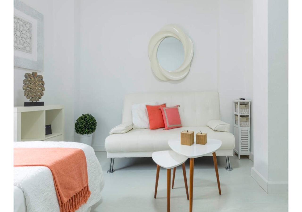 Lovely Studio At The City Heart! Malaga Zewnętrze zdjęcie