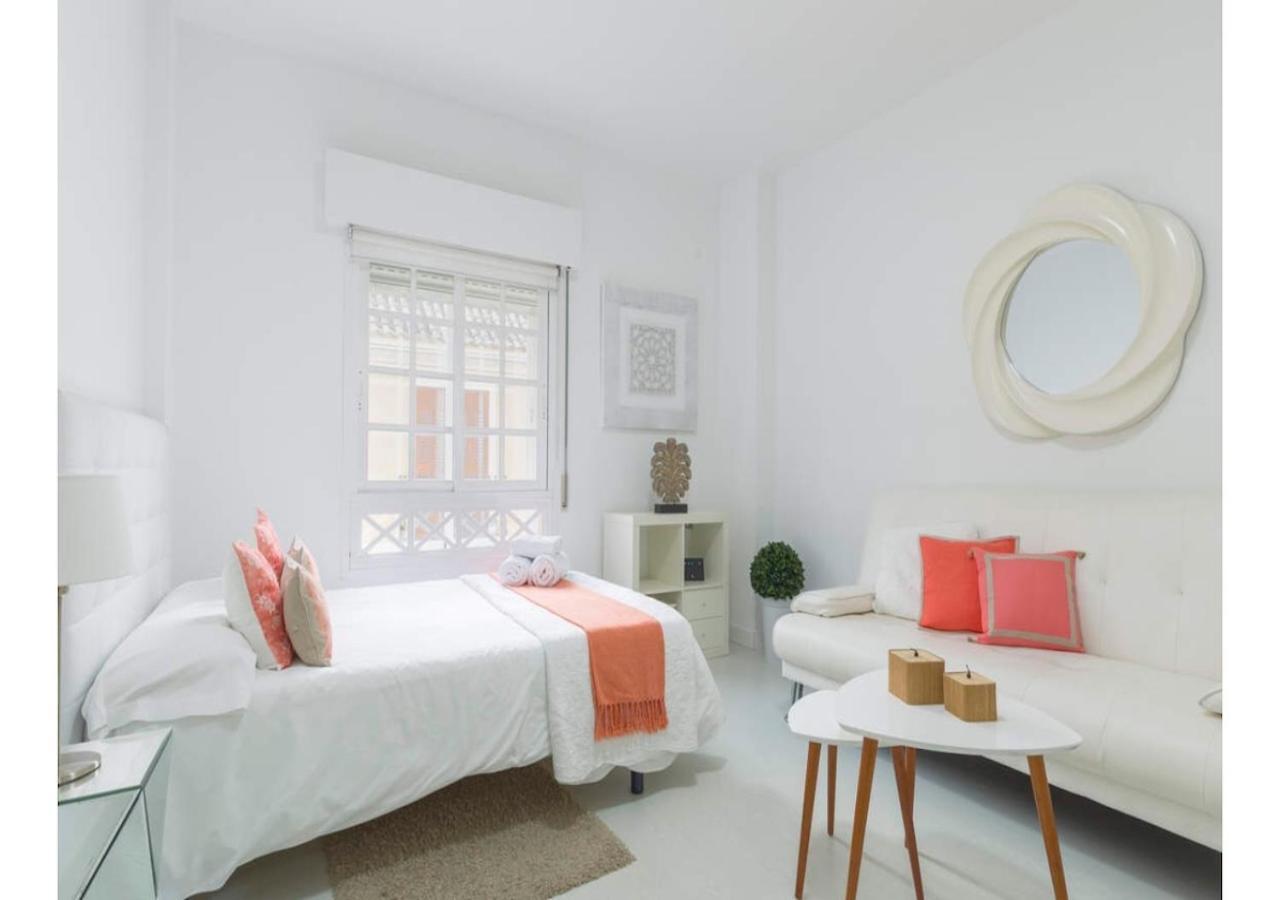 Lovely Studio At The City Heart! Malaga Zewnętrze zdjęcie